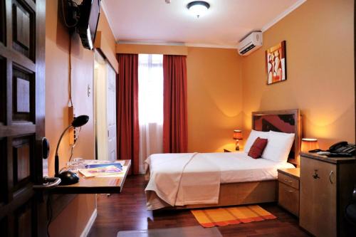 Saint James Hotel | Culture Crossroads Inn