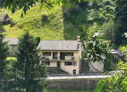 Gerra Verzasca Apartment | Cuore Verde Apartment