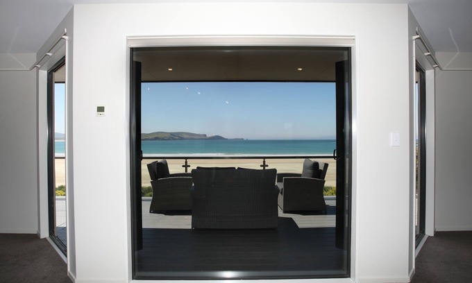 Curio Bay House | Curio Bay Salt House Motel