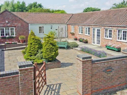 Boston House | Curlew Cottage - E3752