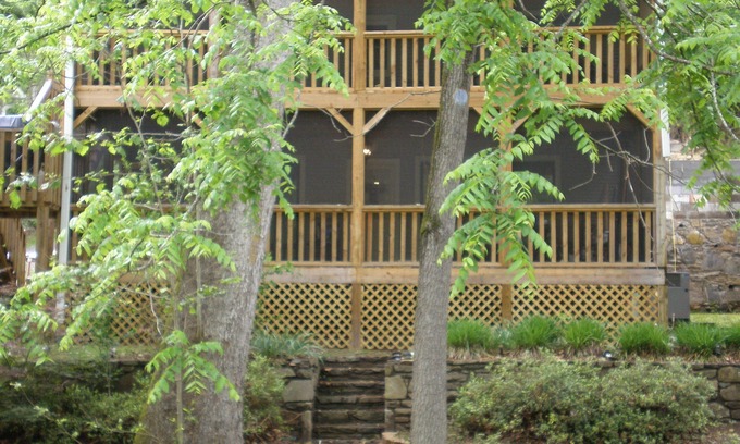 Bat Cave Cottage | CURRENTLY UNAVAILABLE - HURRICANE HELENE
