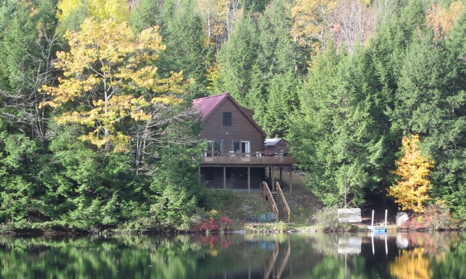 Fair Haven Cabin | Custom 3-br Log Home: Perch Pond