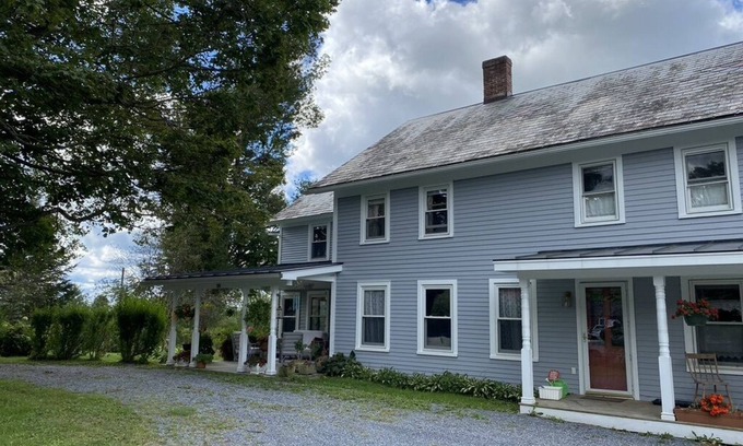 Town of White Creek Apartment | CUTE 1 BEDROOM APARTMENT WITHIN A FARM SETTING