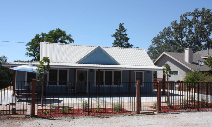 Templeton House | Cute and cozy two bedroom house in beautiful downtown Templeton California. .