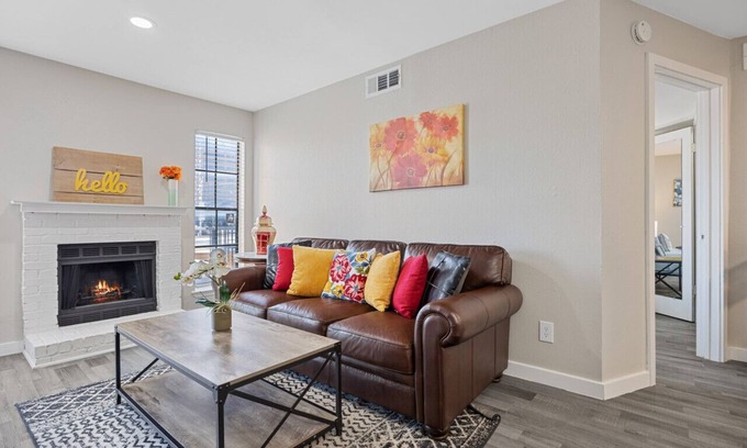 Park Central Apartment | CUTE APARTMENT! PERFECT FOR LONG TERM STAYS