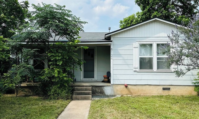 North Loop House | Cute Austin Bungalow - Short-Term Rental Opportunity