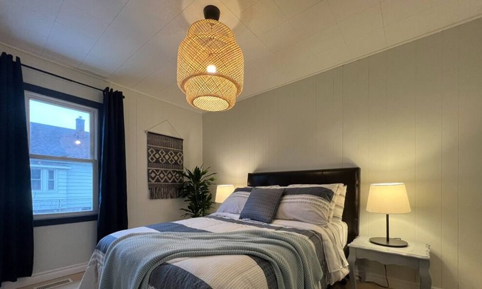 St. Catharines House | Cute Bear Inn