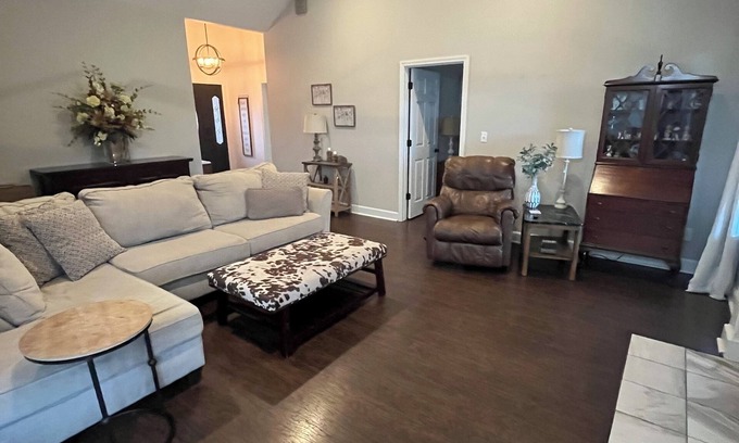 Northport House | Cute cottage in Northport Alabama