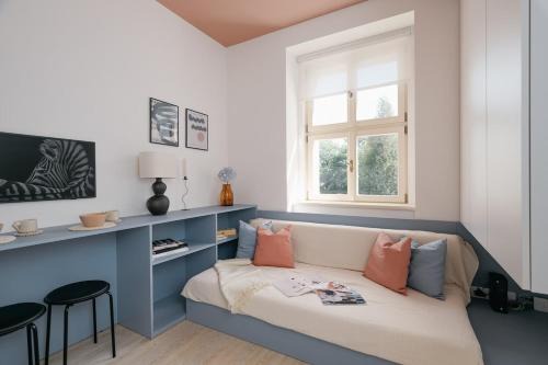 Dejvice Apartment | Cute designer little home near Castle! Backyard!
