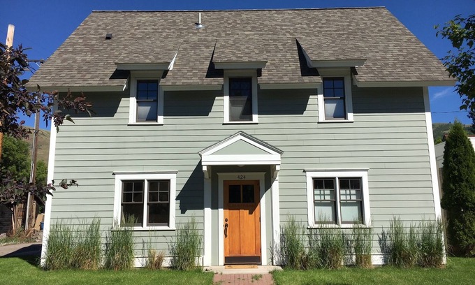 Heart of Missoula Apartment | Cute Downtown Apartment, Walk to University, Shops & More!