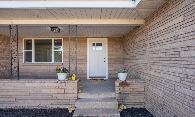 Fairview House | Cute Lake House/Country Home - Fairview/Canton/Seiling area - 3bd 2ba w/barn