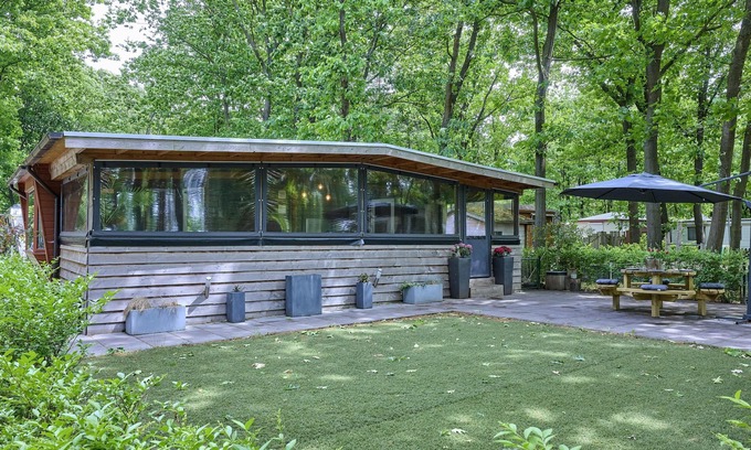 Zeeland House | Cute nature stay with an enclosed garden