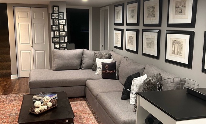 Bowmanville Apartment | Cute new Garden unit located between Andersonville and Lincoln Square , Chicago.