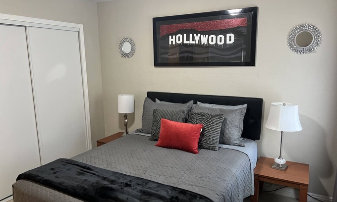 Green Valley North Apartment | Cute studio Located on the heart of green valley.
