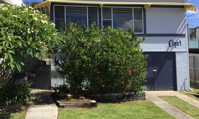 Crescent Head House | Cute, well-appointed beach house with ocean views and a short walk to all village amenities.