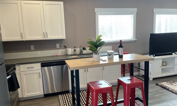 Larkspur Apartment | Cutest 1 bedroom loft apartment close to downtown!
