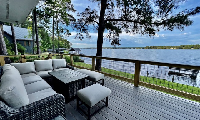 Dadeville House | Cutest place on the lake!