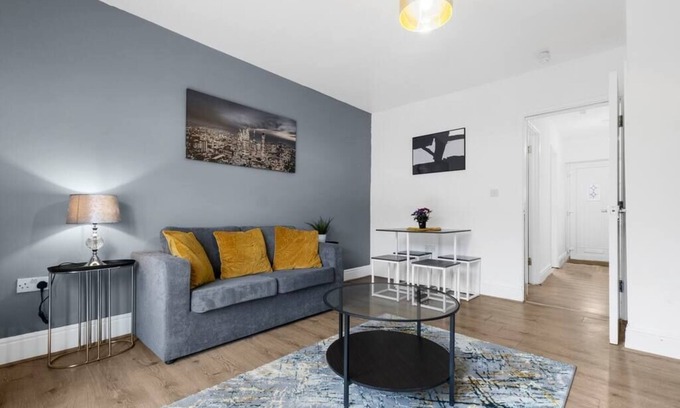 Coventry House | CV1|Exclusive Home |Free Parking