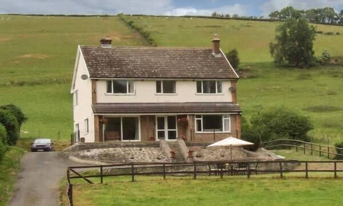 Knighton Cottage | CWMGILLA FARM, pet friendly, luxury holiday cottage in Knighton