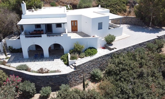 Maragas Villa | Cycladic villa in the most beautiful site of Naxos