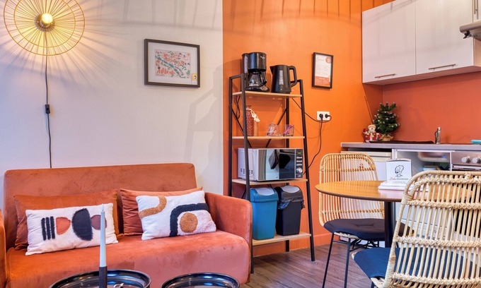 Gare-Jouvenet Apartment | Déborah, studio calme lit et place de parking