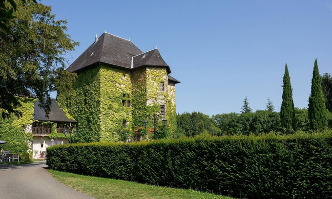 Chambery Apartment | Dégustations de Vin ! Chateau, Piscine sur place