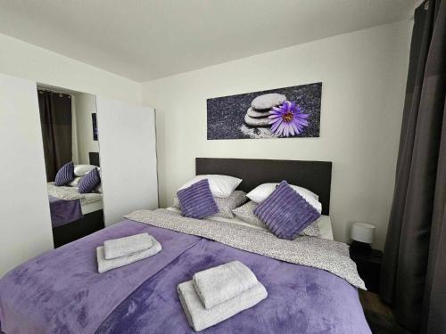 Hradec Kralove Apartment | Dům se dvěma byty, zahrada, WiFi, Netflix a parkování zdarma, klidná část Hradce Králové
