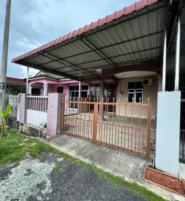 Dusun Dan House | D Anggun Homestay