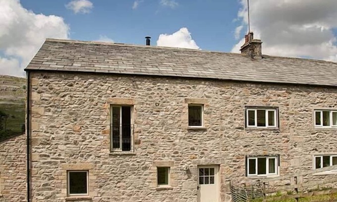 Fourstones Near Bentham Cottage | DALE HOUSE FARM COTTAGE, family friendly in Chapel-Le-Dale