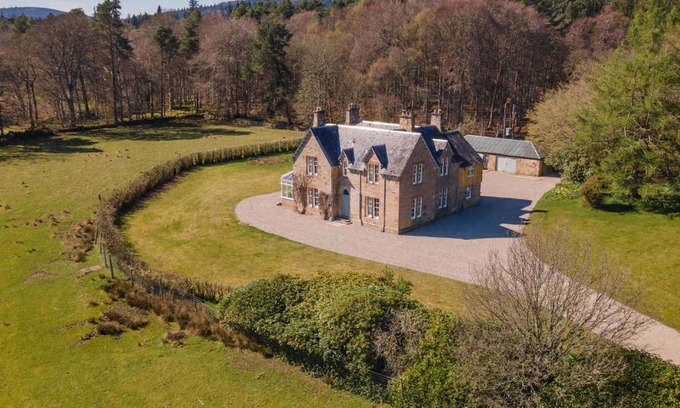 Evanton House | Dalgheal