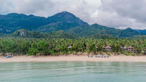 Cabayugan Resort | Daluyon Beach and Mountain Resort