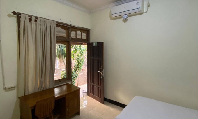 Labuan Bajo House | dAlvin: Room 5 | 10 Minutes From Airport