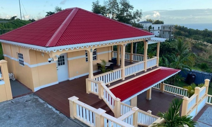 Kingstown Apartment | Dalys Luxury Apartments-AKA Reeves Villa