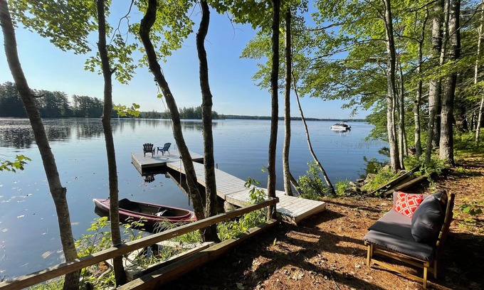 Jefferson House | Damariscotta Lakefront 3BR+