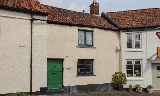 Nether Stowey Cottage | DAMSON COTTAGE, pet friendly, with open fire in Nether Stowey