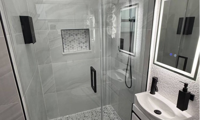 Dania Beach Apartment | Dania Club Luxury Rentals - Charming Studio Close To The Beach