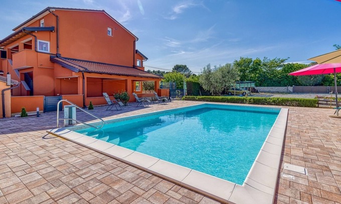 Pula Apartment | Danka with Shared Pool/One bedroom A1