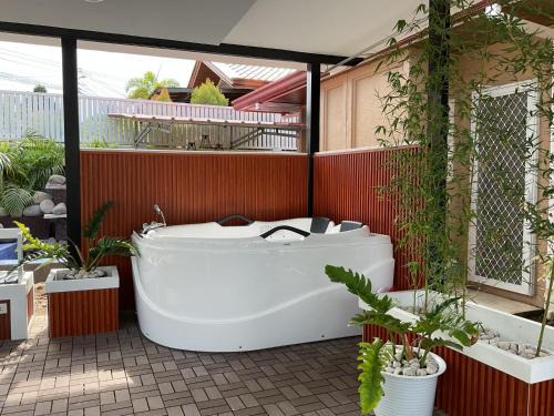 Talomo District House | Davao Rental- Villa Conchita Residential 3Bedroom 2 Bathroom, Gazebo with Jacuzi