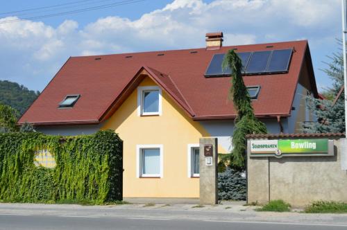 Roznava House | Davi Penzion & Bowling
