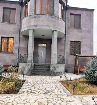 Oshakan Villa | David's villa