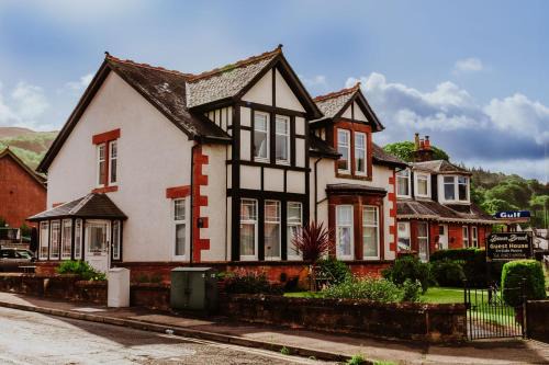 Largs House | Dawn Break Guest House