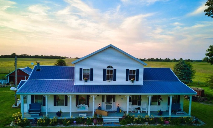 Elmira Bed & Breakfast | Dawn's Dozen Bed and Breakfast