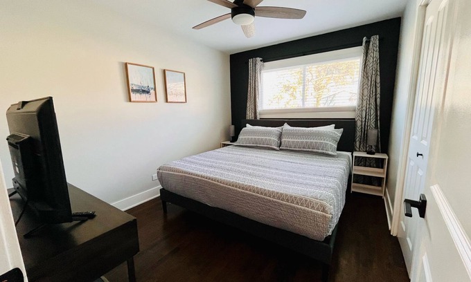 Glendale Heights House | Daydream: Spacious 5BR-2BA- Newly Remodeled!