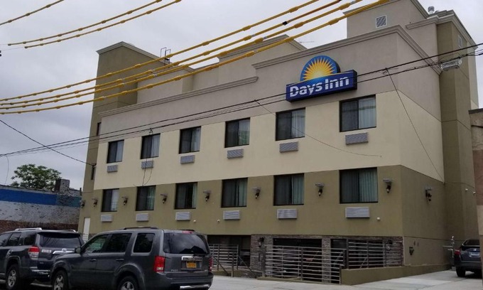 Flatlands Hotel | Days Inn by Wyndham Brooklyn Marine Park