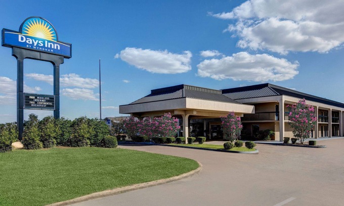Greenville Hotel | Days Inn by Wyndham Greenville MS