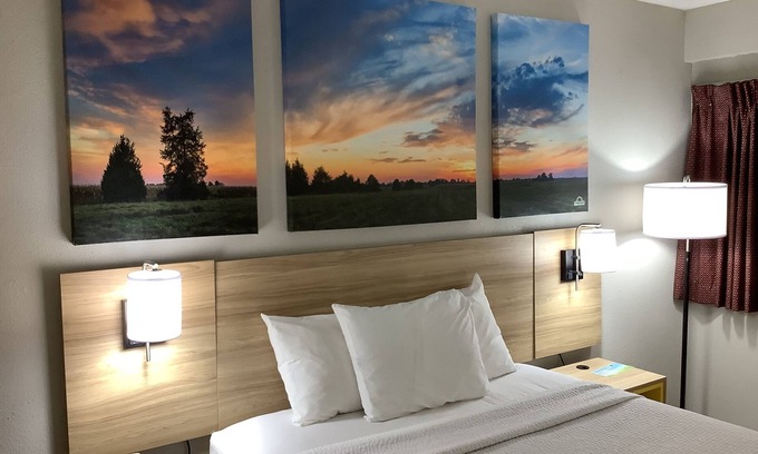 Kingdom City Hotel | Days Inn by Wyndham Kingdom City