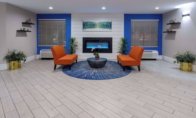 Louisburg Hotel | Days Inn by Wyndham Louisburg