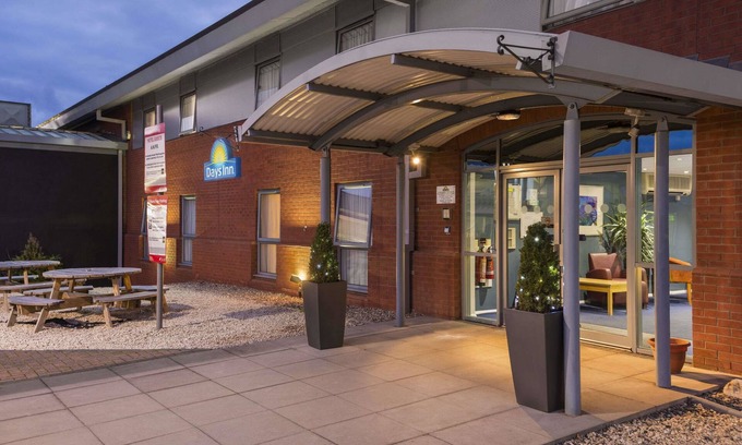 Shifnal Hotel | Days Inn by Wyndham Telford Ironbridge M54