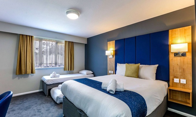 Chesterton Green Hotel | Days Inn by Wyndham Warwick North M40