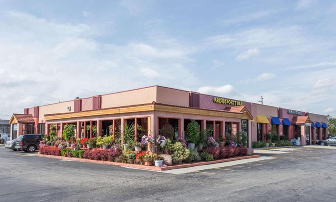 West Allis Hotel | Days Inn by Wyndham West Allis/Milwaukee